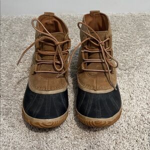 Sorel Women’s Out N About Leather Boot